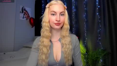 kimmy1_powell online show from November 4, 2025, 4:11 am