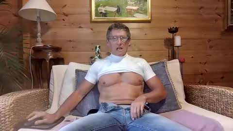 kimonoblues online show from November 24, 2025, 9:31 am