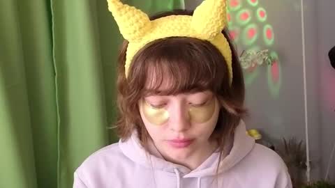 kina_ka online show from October 5, 2025, 5:39 am