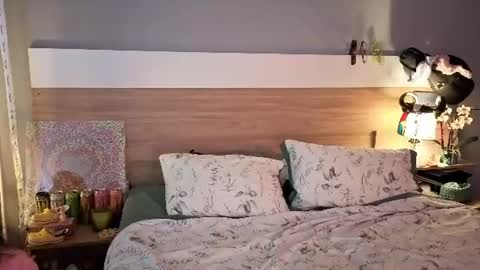 kina_ka online show from June 8, 2026, 7:14 pm