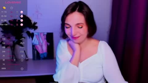 Hazel online show from October 11, 2025, 8:46 am