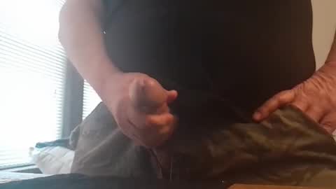 Snapshot of kindofabear chatting on February 22, 2026, 9:46 pm Kindofabear online show from February 22, 2026, 9:46 pm