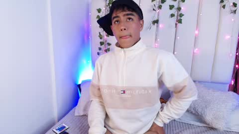 king  help me reach 100 likes online show from January 4, 2025, 2:56 am