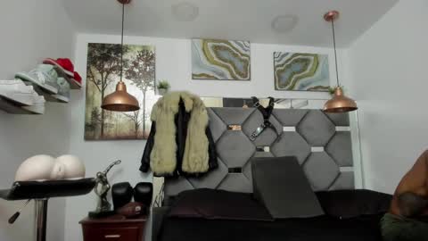 Snapshot of king_fitt_ chatting on January 27, 2025, 2:10 am HOT MEN BLACK online show from January 27, 2025, 2:10 am