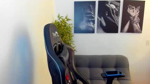 king_of_kings__ online show from February 25, 2025, 12:58 am