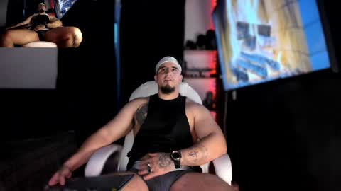 Snapshot of kingbear777 chatting on December 5, 2024, 5:17 pm King Bear online show from December 5, 2024, 5:17 pm