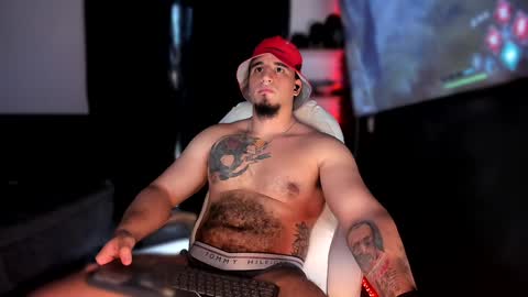 Snapshot of kingbear777 chatting on December 19, 2024, 12:02 am King Bear online show from December 19, 2024, 12:02 am