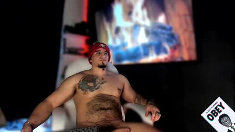 Snapshot of kingbear777 chatting on February 8, 2025, 3:41 am King Bear online show from February 8, 2025, 3:41 am