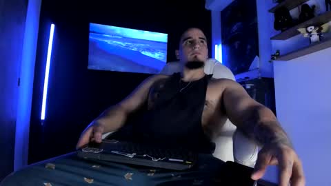 Snapshot of kingbear777 chatting on September 15, 2025, 11:27 pm King Bear online show from September 15, 2025, 11:27 pm