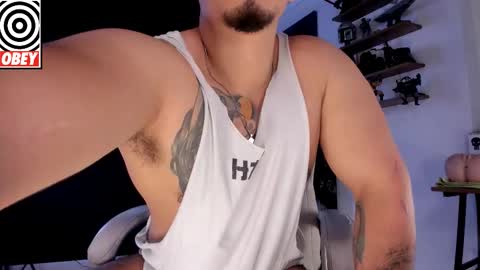 Snapshot of kingbear777 chatting on October 4, 2025, 7:01 pm King Bear online show from October 4, 2025, 7:01 pm