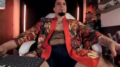 King Bear online show from April 10, 2026, 3:34 am