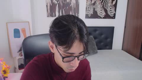 kingdanny_8 online show from October 30, 2025, 2:24 am