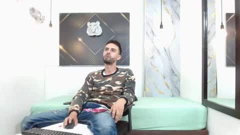 KING  online show from March 29, 2026, 3:28 am