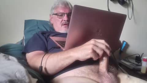 Snapshot of kingtongue10 chatting on April 27, 2026, 6:39 pm kingtongue10 online show from April 27, 2026, 6:39 pm
