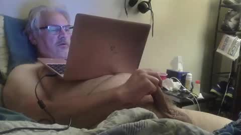 Snapshot of kingtongue10 chatting on May 1, 2026, 6:40 am kingtongue10 online show from May 1, 2026, 6:40 am