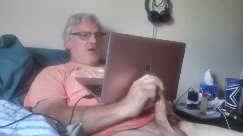 Snapshot of kingtongue10 chatting on May 10, 2026, 2:55 pm kingtongue10 online show from May 10, 2026, 2:55 pm