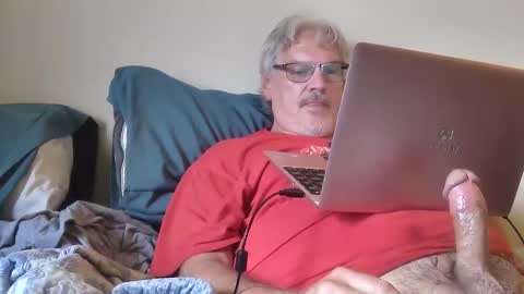 Snapshot of kingtongue10 chatting on May 19, 2026, 9:43 pm kingtongue10 online show from May 19, 2026, 9:43 pm