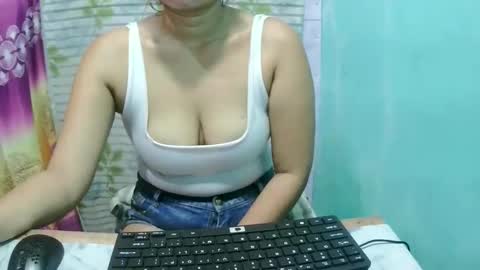 Snapshot of kinky_asianbabe chatting on February 17, 2026, 10:45 am Rose online show from February 17, 2026, 10:45 am