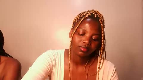 Lola online show from October 14, 2025, 9:37 pm