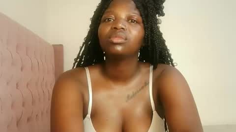 Snapshot of kinky_lola1 chatting on February 8, 2026, 9:13 am Lola online show from February 8, 2026, 9:13 am