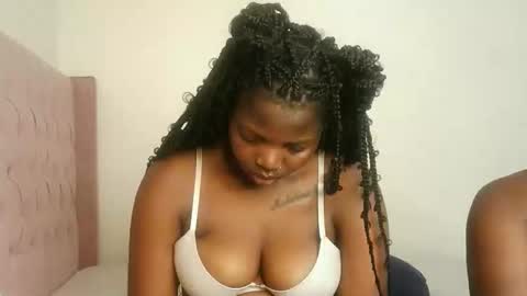 Snapshot of kinky_lola1 chatting on February 8, 2026, 9:18 pm Lola online show from February 8, 2026, 9:18 pm