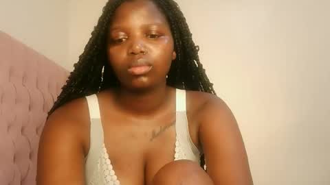 Snapshot of kinky_lola1 chatting on March 3, 2026, 7:47 am Lola online show from March 3, 2026, 7:47 am