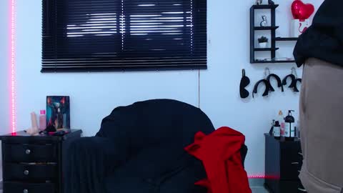 Allison  Diego online show from February 22, 2025, 9:15 pm