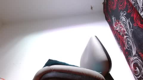 Snapshot of kinkybabies_ chatting on February 2, 2025, 3:54 am Mercury online show from February 2, 2025, 3:54 am