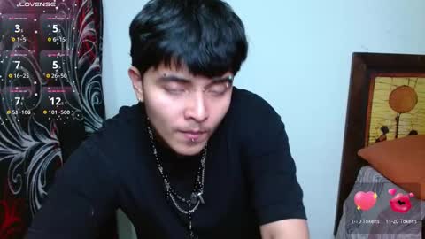 Snapshot of kinkybabies_ chatting on February 21, 2025, 3:01 am Mercury online show from February 21, 2025, 3:01 am
