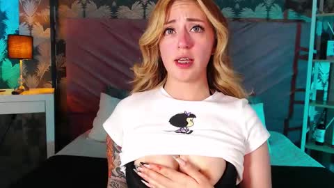  Sara  online show from March 17, 2026, 8:01 pm