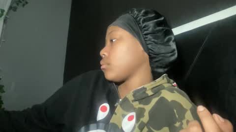 Bunniii online show from February 6, 2025, 6:29 am