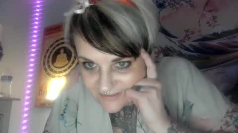 Snapshot of kinkypinkyplay2 chatting on January 3, 2025, 3:55 pm Kinky Pinky online show from January 3, 2025, 3:55 pm