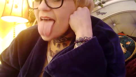 Snapshot of kinkypinkyplay2 chatting on January 18, 2026, 5:28 pm Kinky Pinky online show from January 18, 2026, 5:28 pm