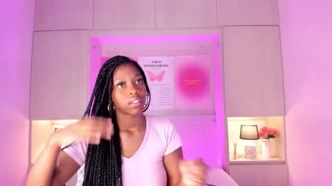 M A R A  online show from October 23, 2025, 12:15 pm