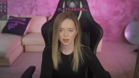 Sweet girls online show from April 12, 2026, 7:57 am