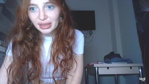 Snapshot of kira_foxy_ chatting on March 4, 2025, 12:33 pm Kira online show from March 4, 2025, 12:33 pm