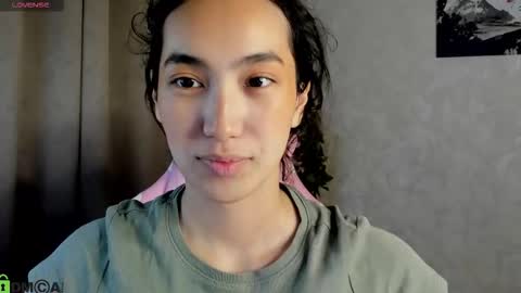 Aura online show from November 26, 2025, 3:29 am