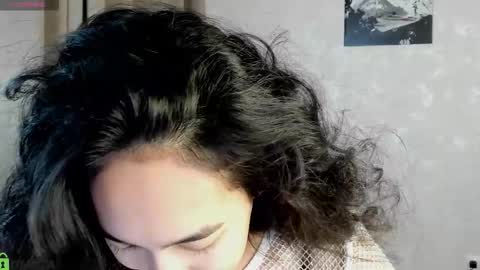 Aura online show from December 5, 2025, 4:21 am