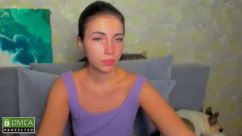 Kira online show from November 7, 2025, 8:42 pm