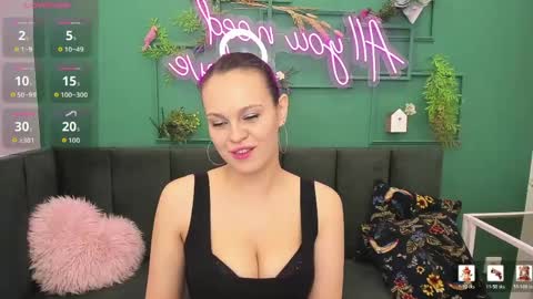 KIRA online show from May 11, 2026, 1:33 am