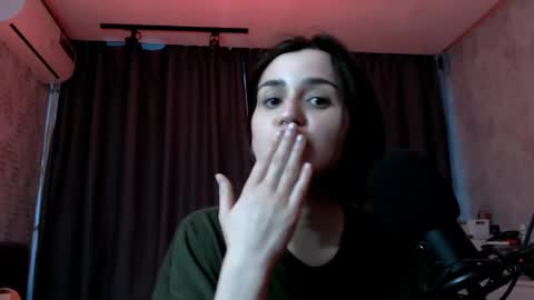 Kira  follow me  online show from May 16, 2026, 12:40 am