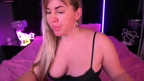 Kira online show from March 2, 2025, 4:17 am