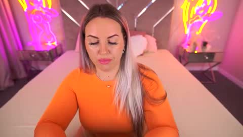 Kira online show from November 11, 2025, 10:10 pm