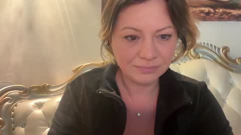 KiraDivine online show from January 9, 2026, 2:31 pm