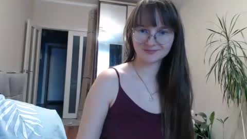 KiraGoldens online show from December 4, 2024, 9:40 am