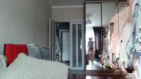 KiraGoldens online show from March 28, 2026, 11:10 am