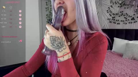 Kira online show from November 22, 2025, 2:32 am