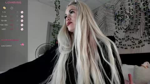 Kira online show from December 22, 2025, 1:46 am