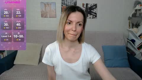 kiramartins cat online show from January 24, 2025, 6:25 pm