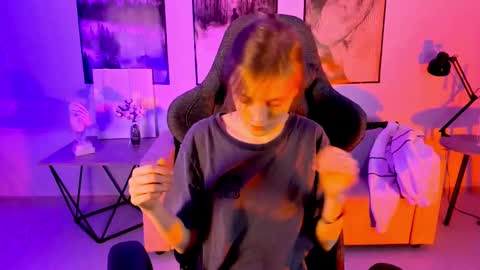 Kira online show from February 27, 2025, 2:32 pm